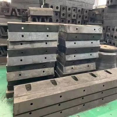 पोर्ट क्वे के लिए एंटी एजिंग नेचुरल रबर लेग फेंडर UHMW-PE पैड