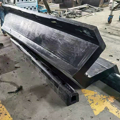 हैवी ड्यूटी आर्क मरीन डॉक फेंडर ब्लैक 500H PIANC स्टैंडर्ड