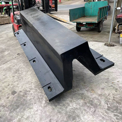 OEM सुपर आर्क समुद्री रबड़ फेंडर 1015kN प्रतिक्रिया बल