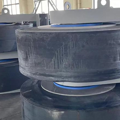 अपतटीय प्लेटफार्मों के लिए उच्च शक्ति वाले रबर डॉक फेंडर प्रदर्शन और स्थायित्व