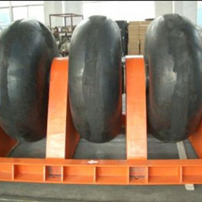 ASTM D2000 SAE J200 मानक पहनने के प्रतिरोध के साथ ब्लैक रोलर फेंडर