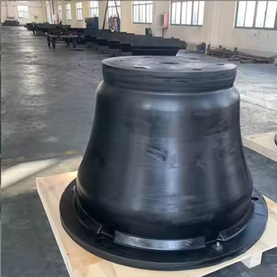 नौसेना के उपकरणों के लिए शंकु रबर फेंडर का उपयोग बंदरगाहों से जहाजों के टकराने से रोकने के लिए किया जाता है