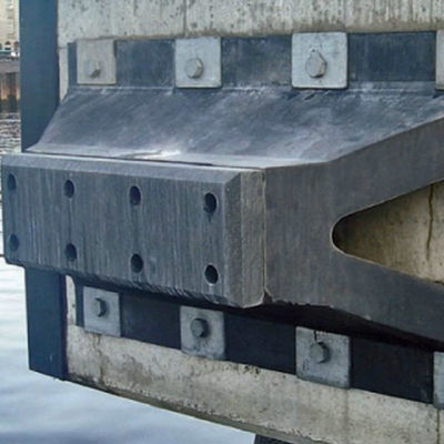 वी आकार का समुद्री फेंडर कुशल शॉक अवशोषण हल्का डिज़ाइन रखरखाव मुक्त