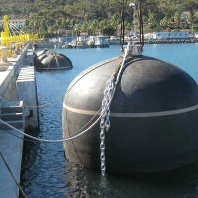 भारी शुल्क संरक्षण पनडुब्बी फेंडर बेहतर प्रभाव अवशोषण लंबी सेवा जीवन