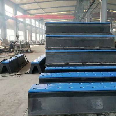 भारी भार संरक्षण और स्थिर डॉकिंग प्रदर्शन के लिए संक्षारण प्रतिरोधी आर्क रबर फेंडर