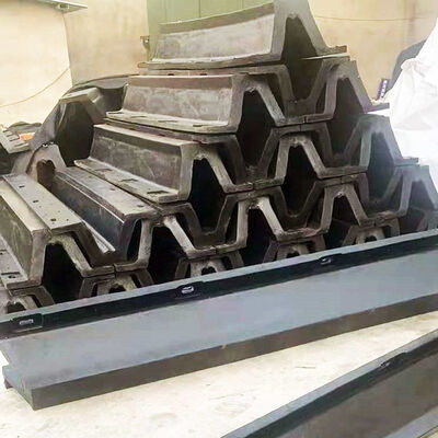 अत्यधिक मौसम प्रतिरोध और उच्च रिबाउंड दक्षता के साथ समुद्री जहाज के पतवार संरक्षण के लिए आर्क रबर फेंडर